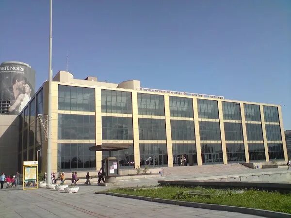 Академический театр драмы екатеринбург. Бенуар в драмтеатре екатеринбург. Октябрьская площадь 2 екатеринбург театр драмы. Академический театр драмы екатеринбург. Свердловский театр драмы екб.