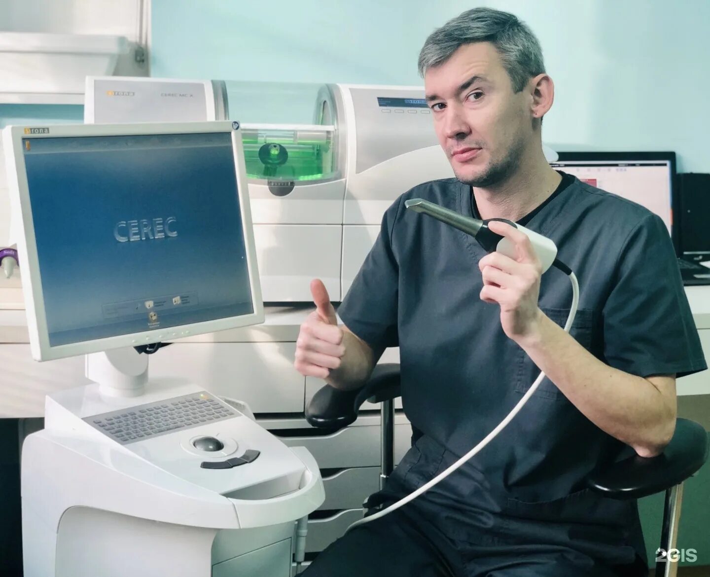 Зубной лекарь архангельск троицкий. Троицкий 12 архангельск зубной. Стоматология в архангельске зубной лекарь. Хромцов сергей алексеевич. Лекарь архангельск.