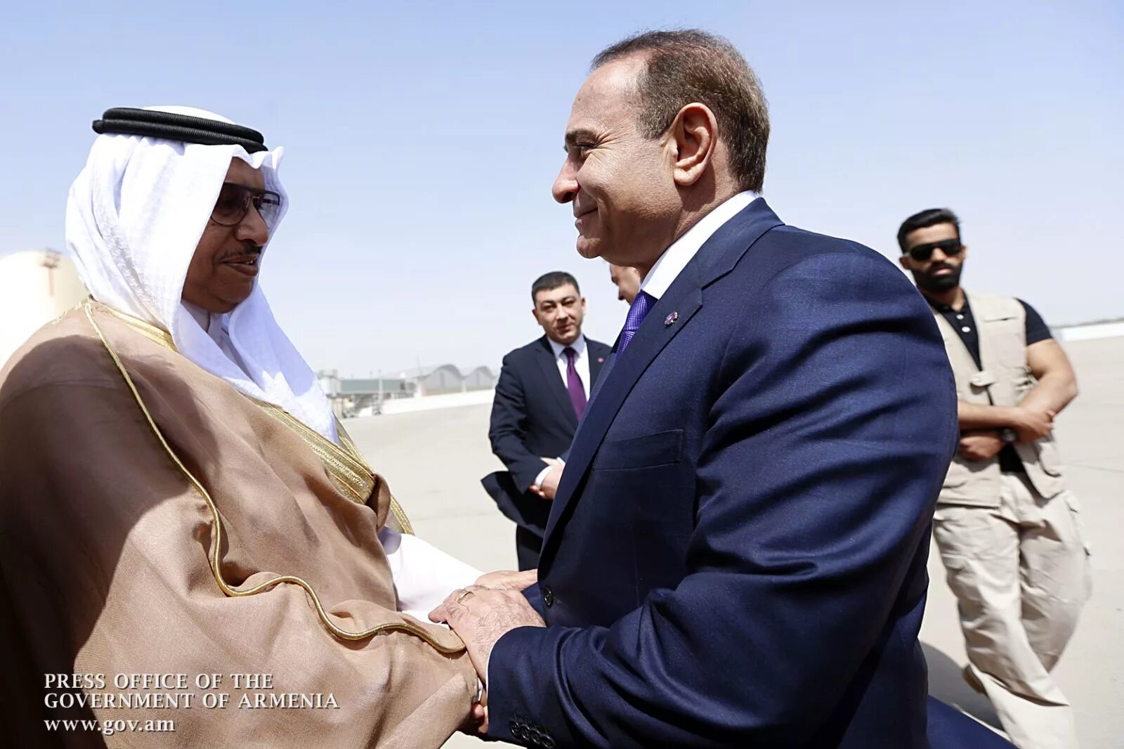 Эмир шейх сабах аль-ахмед ас-сабах. Эмир кувейта наваф. Кувейт премьер. Суды в кувейте. Премьер министр кувейта шейх с.