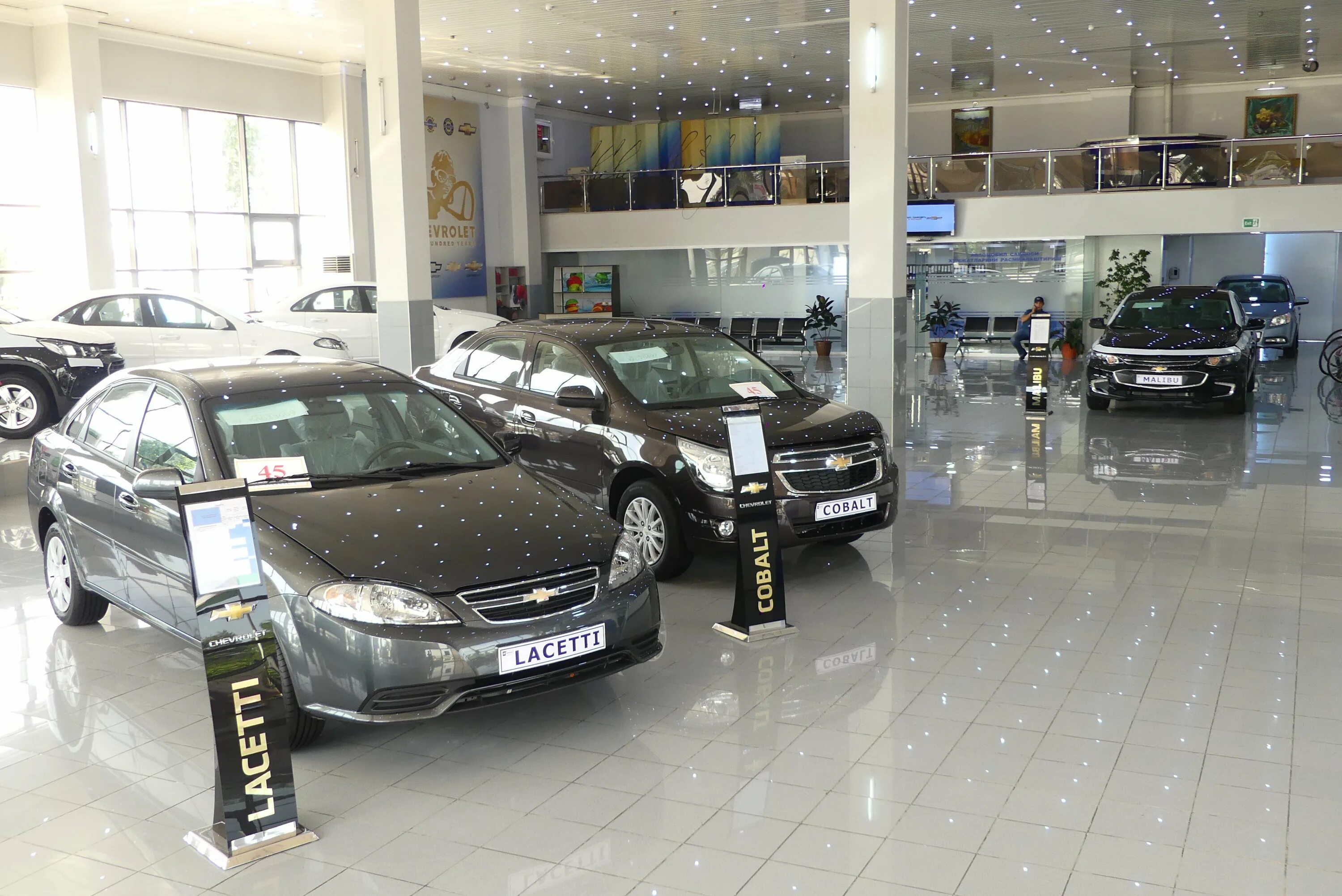 Hyundai автосалон ташкент. Chevrolet spark 2020 uzbekistan. Автосалон город бухара. Автосалон бухара. Автосалоны бухара.