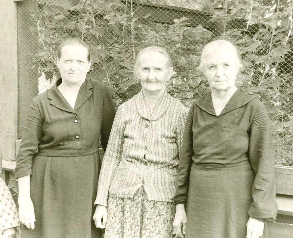 песков сестры. песков сестры. высказывание дочки пескова о россии. песков сестры. песков сестры.