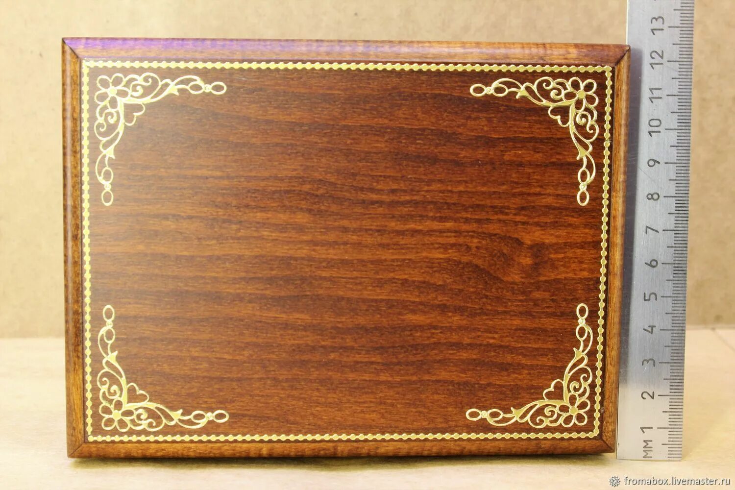 Кудринская резьба на шкатулках. Шкатулка абрамцево в русском стиле. Китайские шкатулки из дерева. Сергиевская (загорская) роспись с выжиганием. Абрамцево-кудринская резьба.