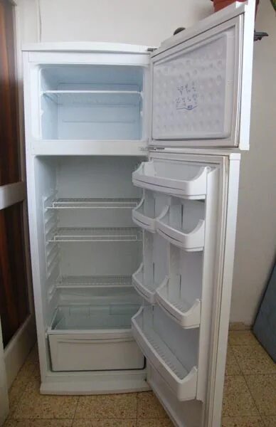 Холодильник 2007 года