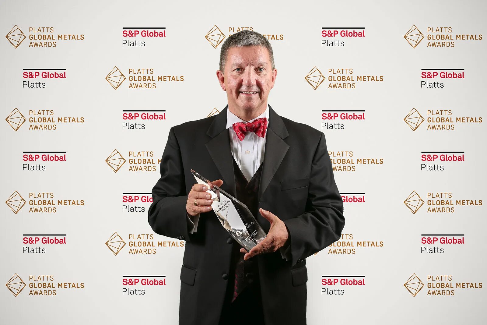 Глобал металл. S&amp;p global platts. global stars awards. премия глобал пис. полюс получил премию s&amp;p global platts global metals awards.