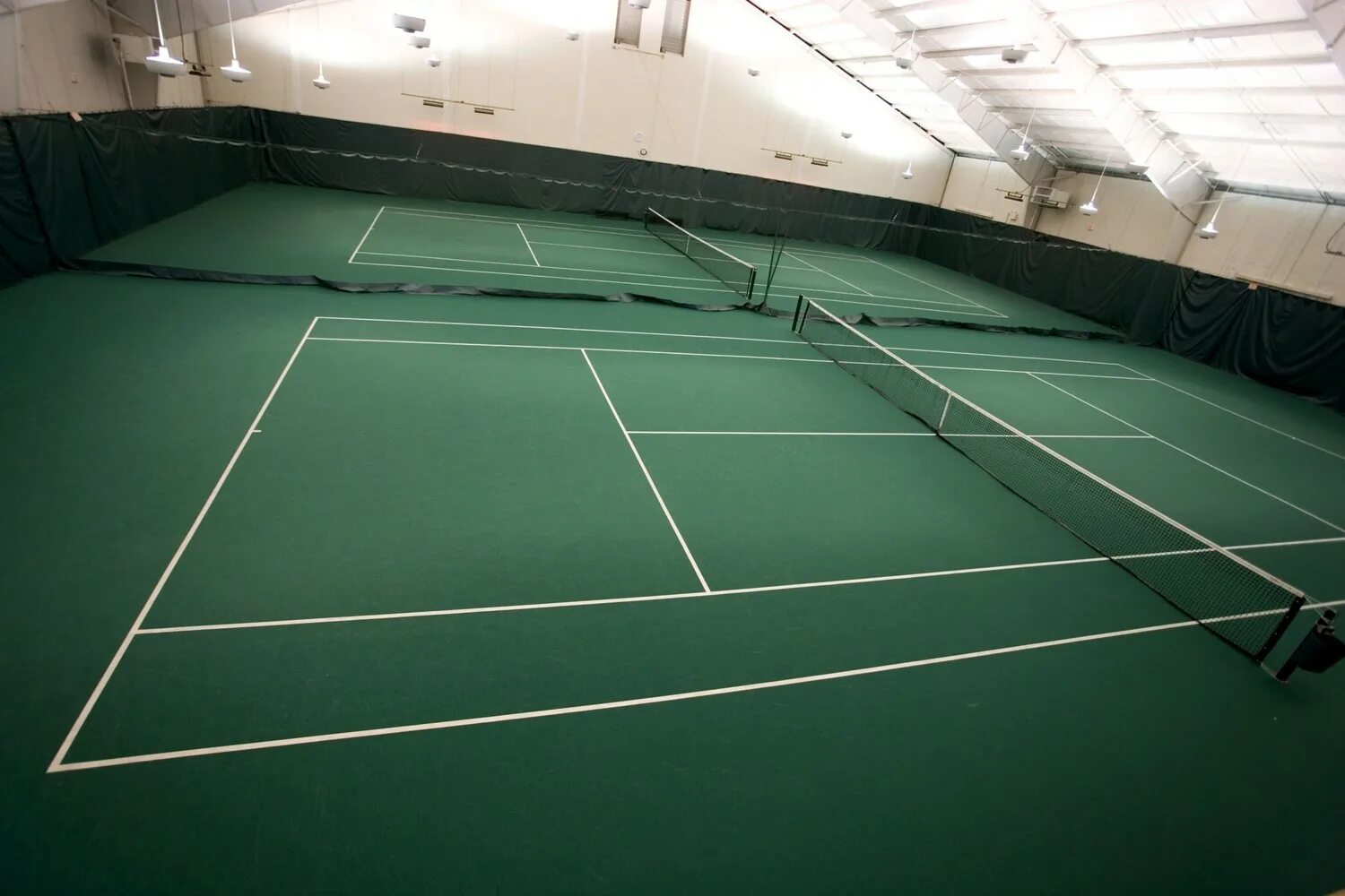 Air area. Отопление теннисного корта. Indoor Tennis Court. Теннис на ковре.