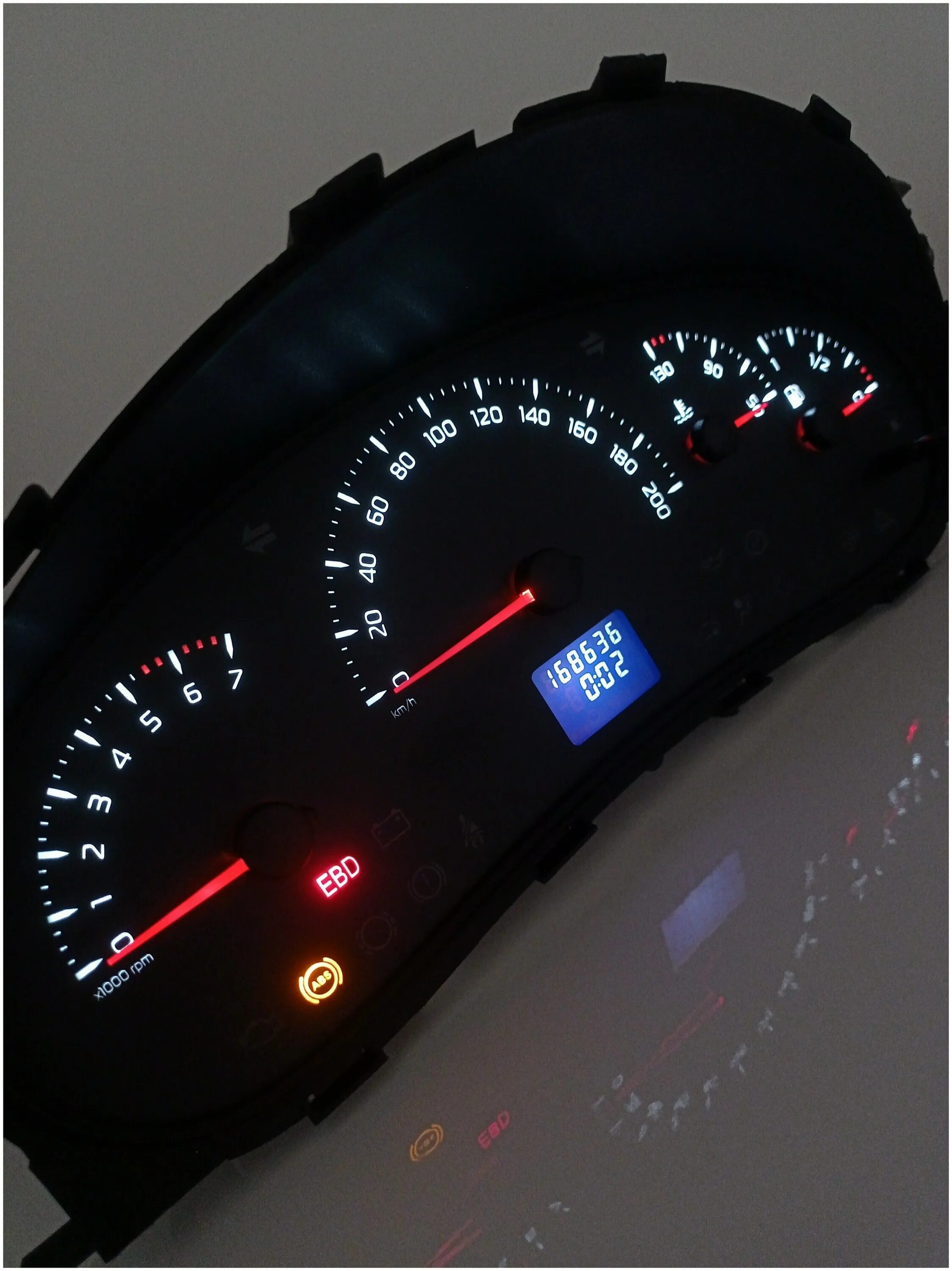 щиток приборов ваз 2170. пересвет шкалы приборов приора. шкала приборов приора 2. пересвет приборки приора 1. накладка приборной панели приора пандора.