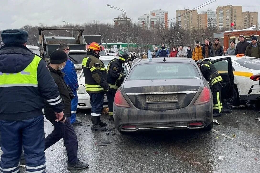 10 октября новость. ДТП В Москве на Рублевском шоссе.