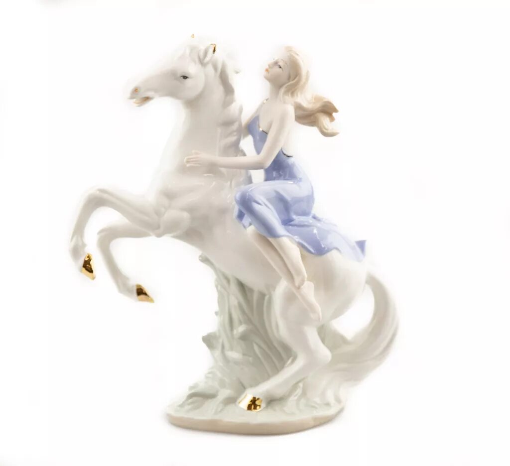 Статуэтка девушка на коне фарфор. Фарфоровая статуэтка девушка на коне. Статуэтка девушка с лошадью фарфор. Фарфоровые статуэтки наездница.