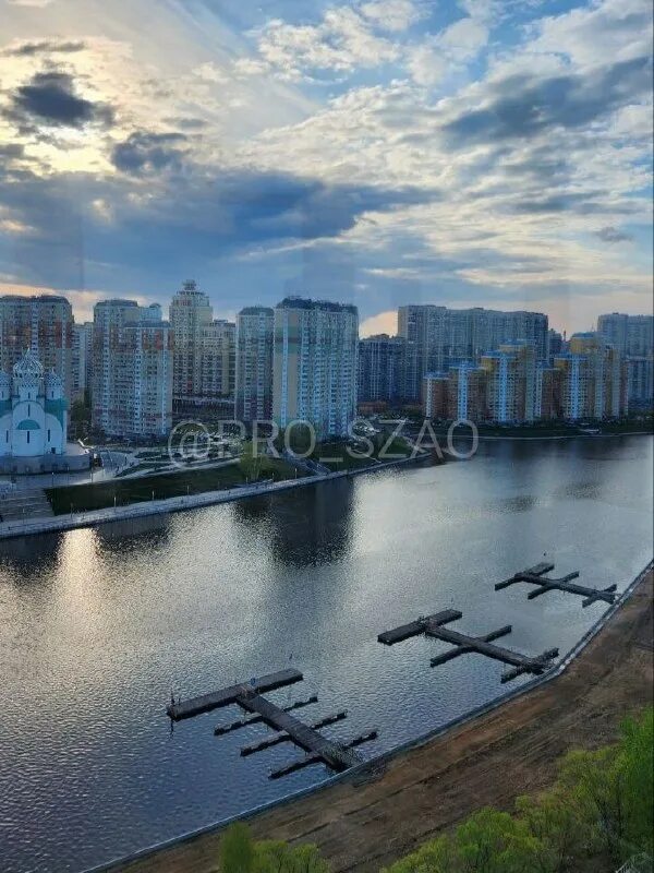 Жк алые паруса ярославль. Митино строгино. Нижний ист-сайд. Станции баррикадная тушинская. Космонавтов, 63 парижский дворик.