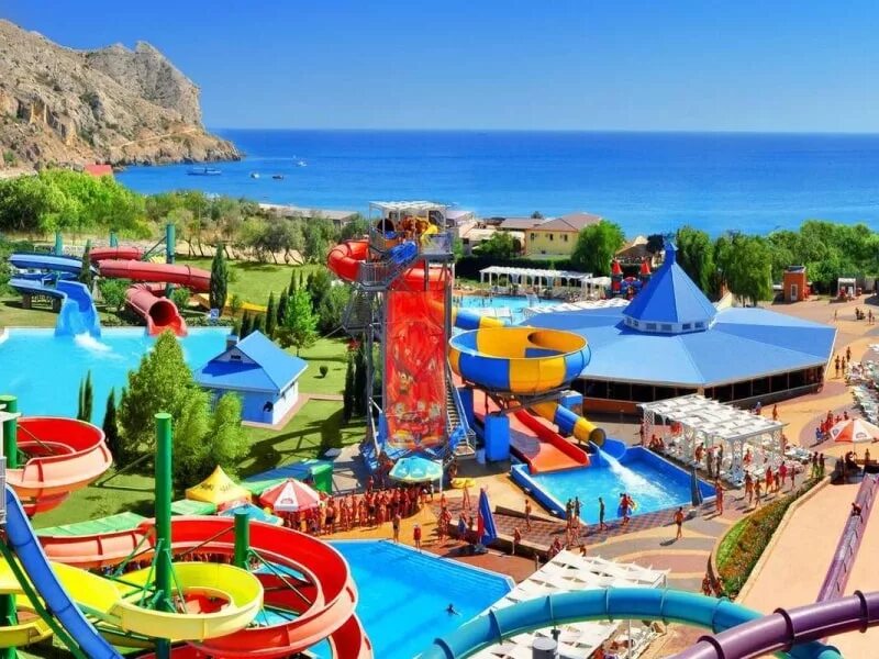 водный мир аквапарк крым. аквапарк банановый рай евпатория. аквапарк водный мир судак. развлечения в крыму. аквапарк судак горки.