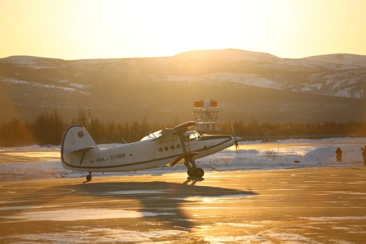 Вим авиа домодедово магадан. Трансаэро магадан. Москва с самолета. Самолет магадан. Хабаровск магадан самолет.