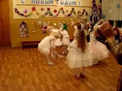 Новогодний танец для детей начальной школы видео