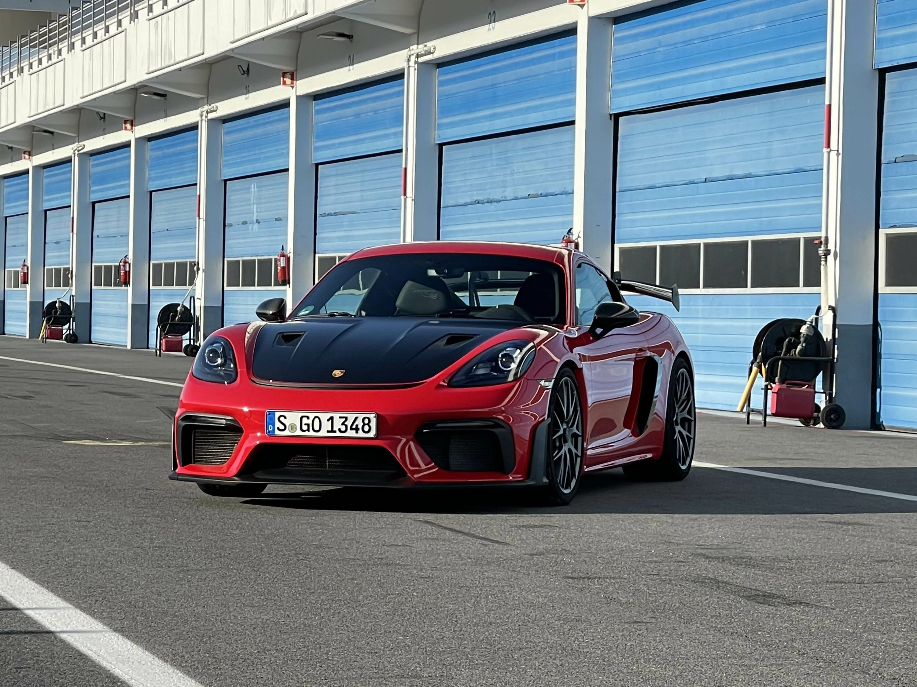 Gt 4 функции. Порше 718 gt3. Porsche gt4 RS. Порше 911 gt4 RS. Cayman gt4 RS.