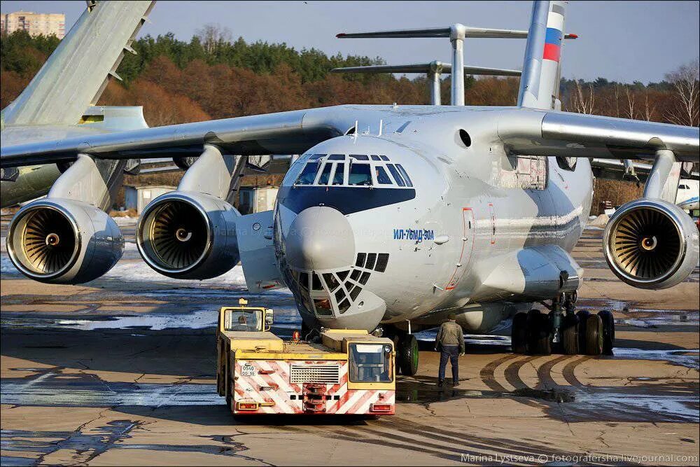 Мд 90а. Ил-76мд-90а. Самолёт ил-76мд-90а. Военный транспортный самолет ил 76. Ил 76 МД.