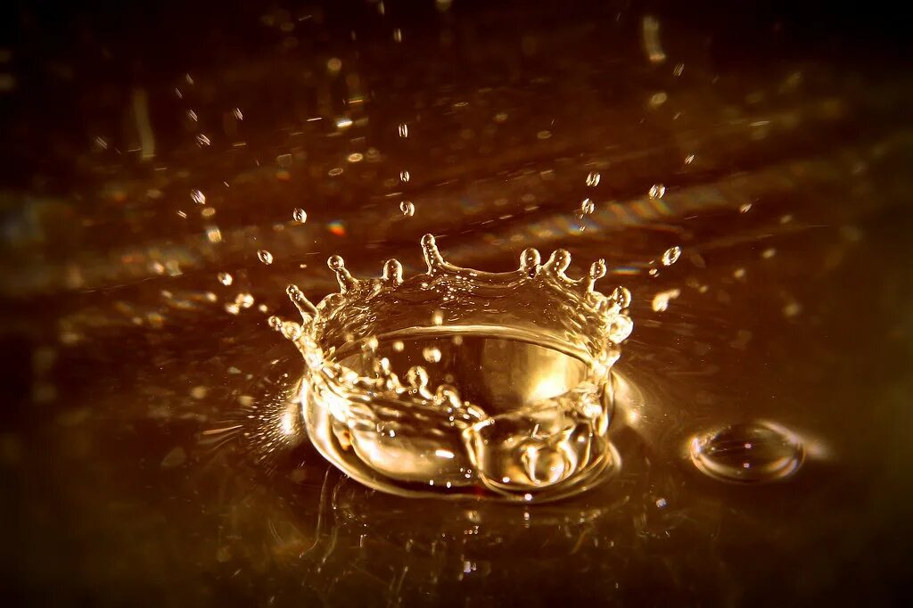 Треснуть. Разбитая корона. Королевская корона эстетика. Сломанная корона. Разбитая корона.