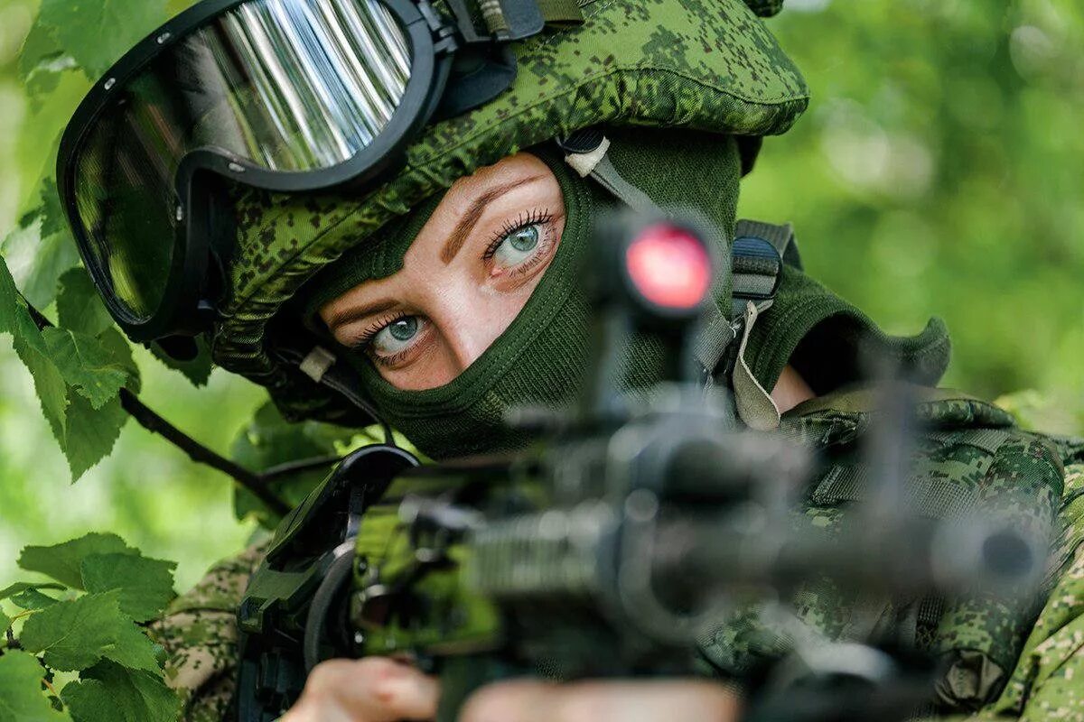 Видеть себя в военной форме. Девушка спецназ. Женский спецназ в России. Девушки военные. Русский спецназ девушки.