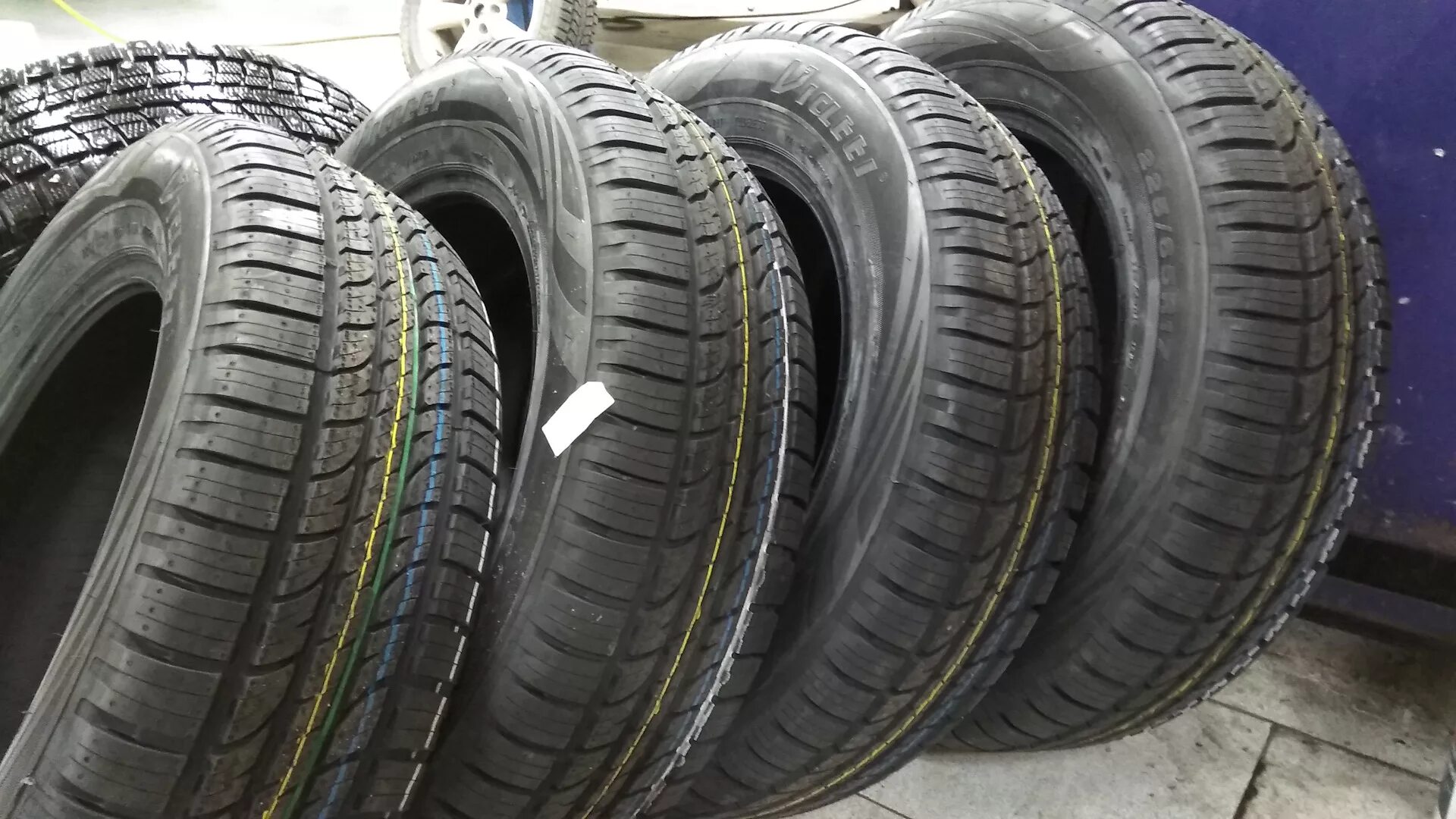 Виатти 225/65 r17 лето. Шины Viatti Bosco 225 65 17. Viatti Bosco a/t 225/65 r17. Viatti 237 225 65 17. Виатти боско отзывы летние