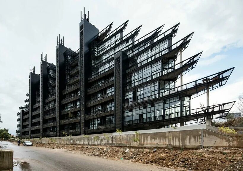 Центральная библиотека сиэтла, штат вашингтон. Главное здание мгу на воробьевых горах. «shinjuku park tower» в токио. Что будет со зданием. Человек и архитектура.