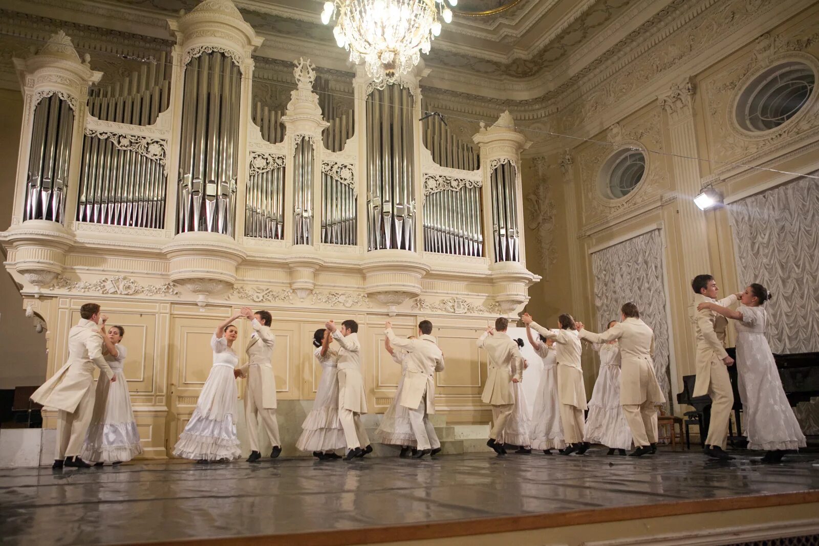 белый зал политехнического университета. муз училище им мусоргского 2006. магазин гитар спб. зал консерватории римского-корсакова. консерватория питер.