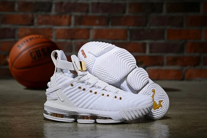 Найки 16. Nike LEBRON 16 White. Найк Леброн 16 белые. Nike LEBRON White. Mens Nike LEBRON 16 HFR.