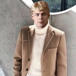 Енина парень