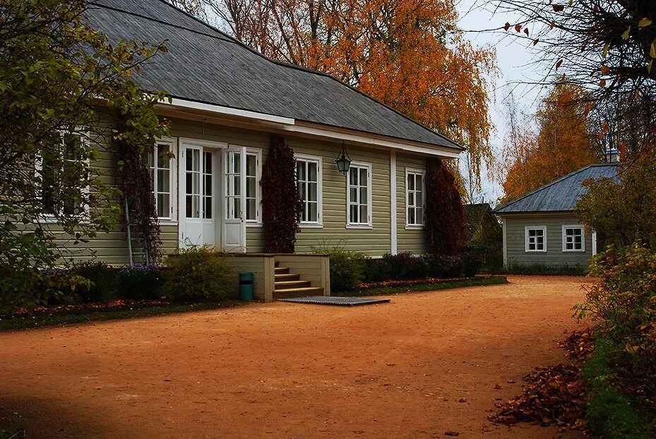 С пушкина. Село михайловское усадьба пушкина. Музей усадьба пушкина михайловское. Михайловское музей-заповедник а. Пушкинский музей-заповедник (село михайловское).