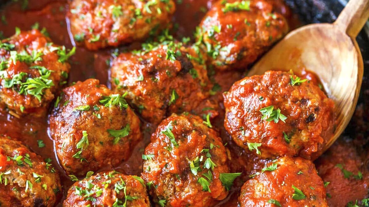 Тефтели с гречкой на сковороде рецепт с фото пошагово - 1000.menu
