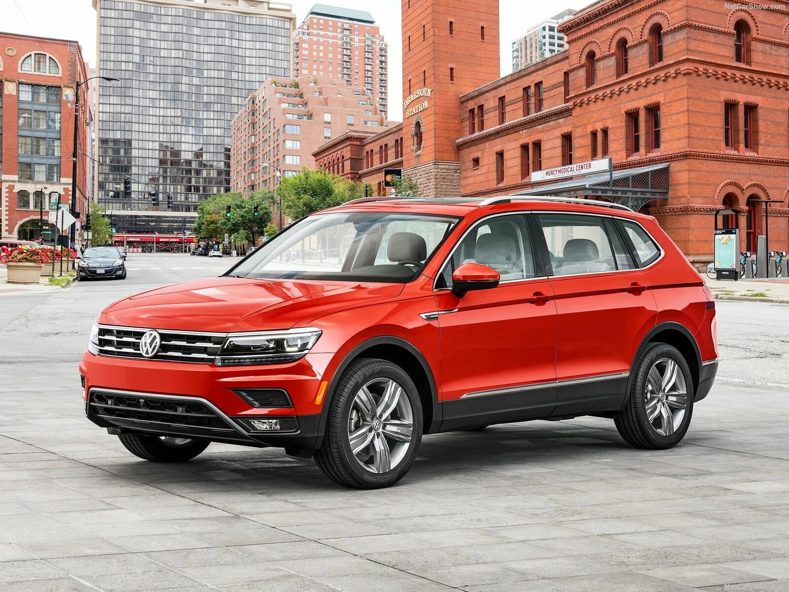 Vw tiguan 2011. Volkswagen tiguan кроссовер. Фольксваген туарег тигуан туран. Volkswagen tiguan кроссовер. Tiguan volkswagen tiguan.