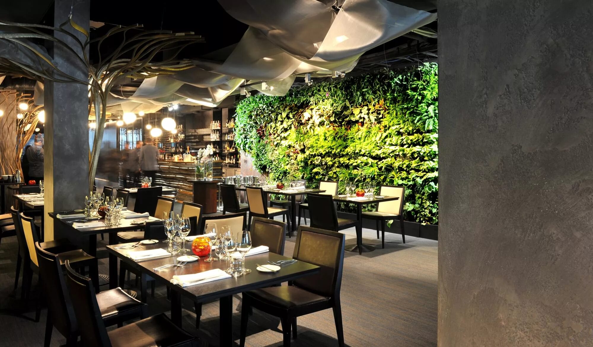 Корю ресторан. Ресторан the glasses london. Интерьер ресторана с людьми. Ресторан каракатица в москве. Ресторан sempre на большой дмитровке меню.