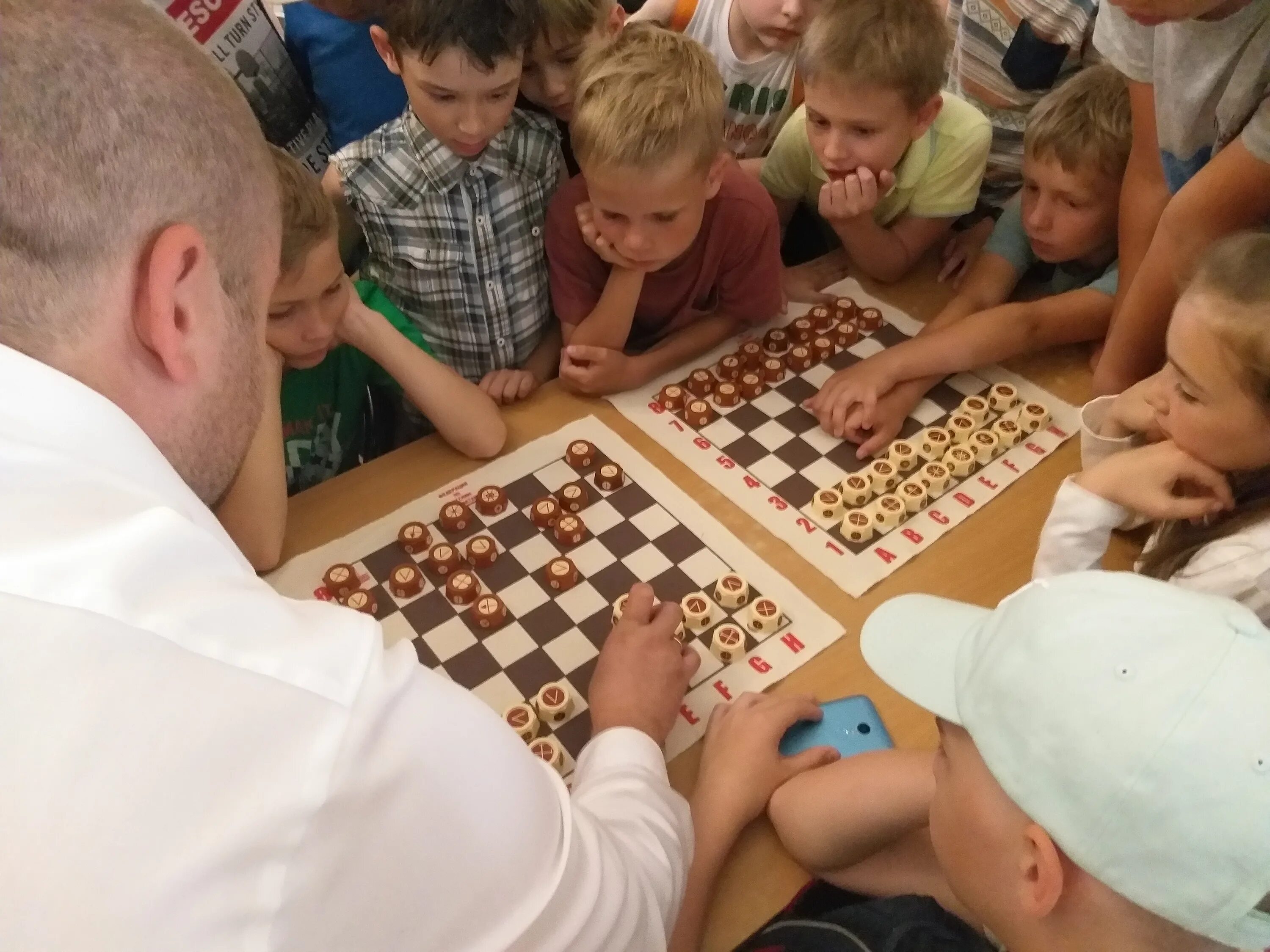 прокофьев ойстрах шахматы. русский шахматный сайт. шахматы русские и украинцы. плакаты про шахматы ссср. русские шахматы.