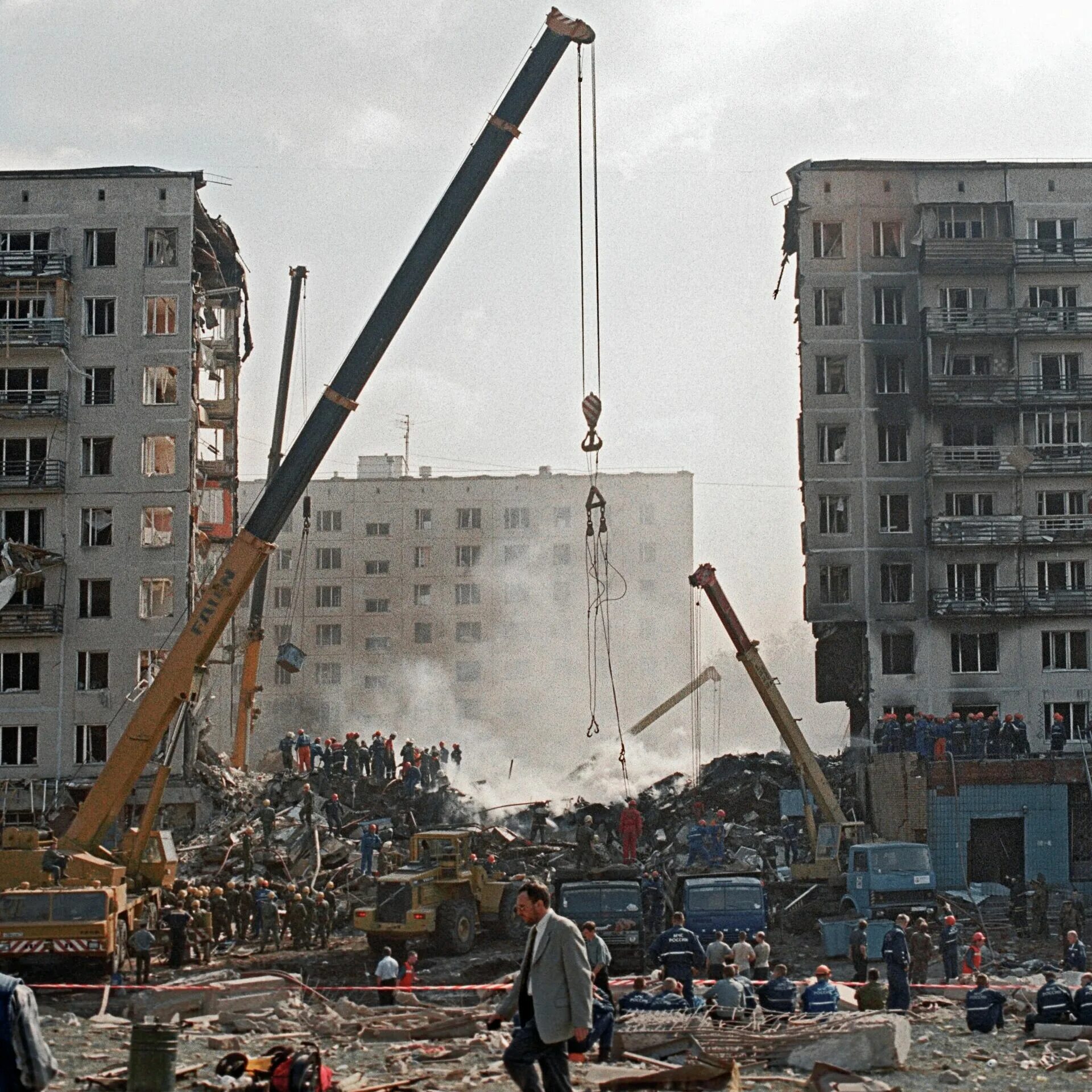 Взрыв в Москве 1999 на улице Гурьянова. Взрыв дома на Гурьянова 1999. Дом на улице Гурьянова 1999.