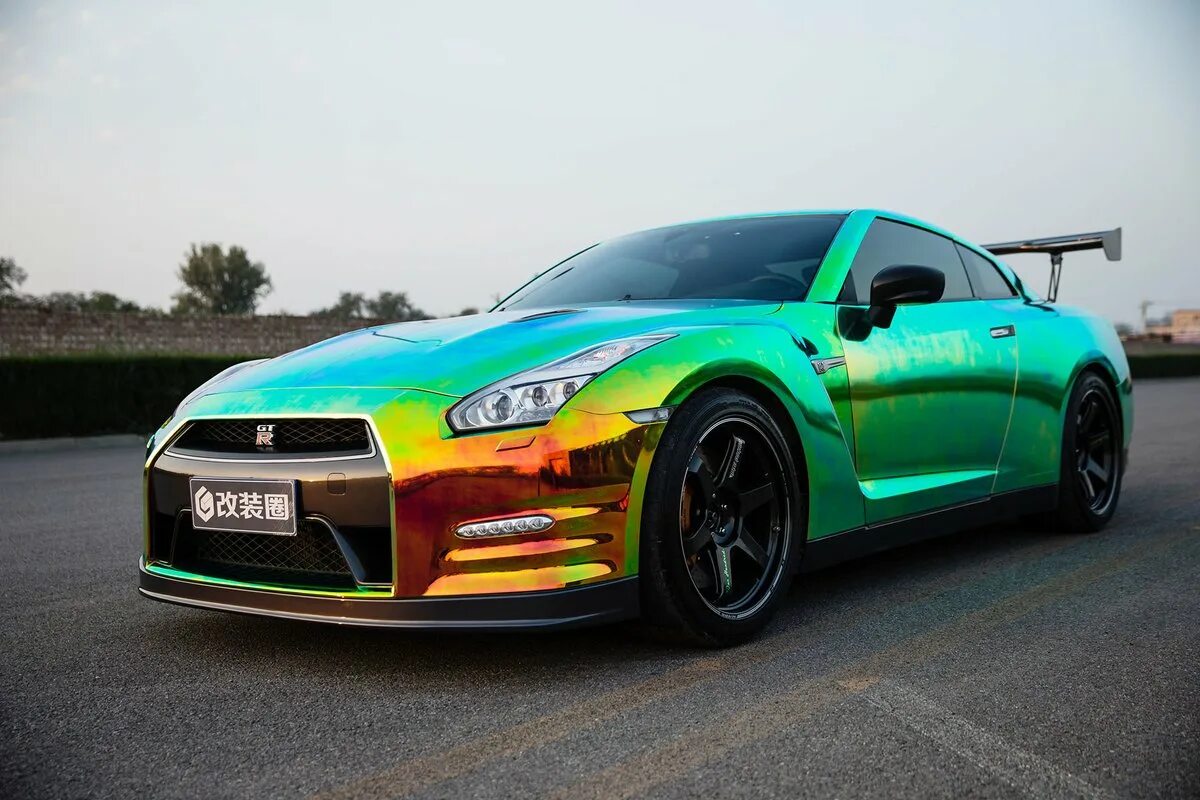 Сочетание цветов машины. Nissan GTR 35 хамелеон. Ниссан ГТР 35 зеленый. Nissan r35 gt-r Wrap. Форд Мустанг хамелеон.