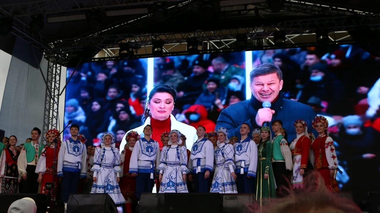 Концерт в москве посвященный крыму. Концерт в Симферополе в 2014. Крым Россия концерт 2014. Участники концерта 2014 года в Крыму. Концерт посвященный Крыму.