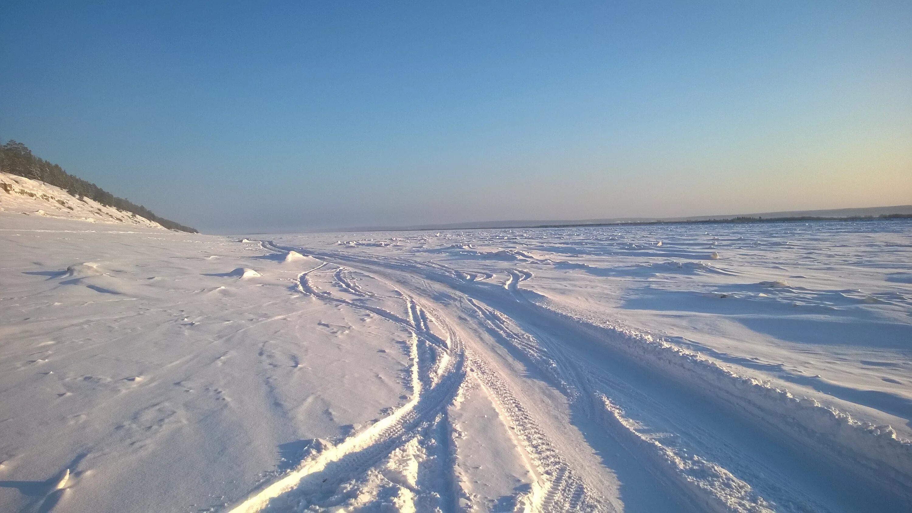 Поселок добчур братского района. Зимник летом. Зимник через обь нижневартовск. Зимник березово хмао. Зимняя переправа козьмодемьянск.
