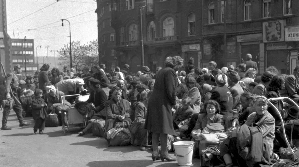 Депортация немцев из Польши 1945. Депортация немцев из Чехословакии 1945. Выселение немцев из Силезии в 1945. Изгнание судетских немцев из Чехословакии. Депортация 1941