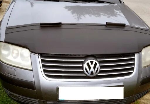 Дефлектор VW Passat b7. Дефлектор капота Volkswagen Passat b5. Дефлектор на Volkswagen Passat b5 плюс. VW Passat b5 с мухобойкой. Капот пассат б5 купить