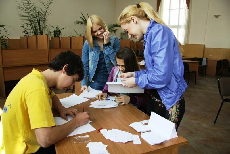 школа экономические игры. настольные игры. тикун игра. игры с младшими школьниками. школа экономические игры.