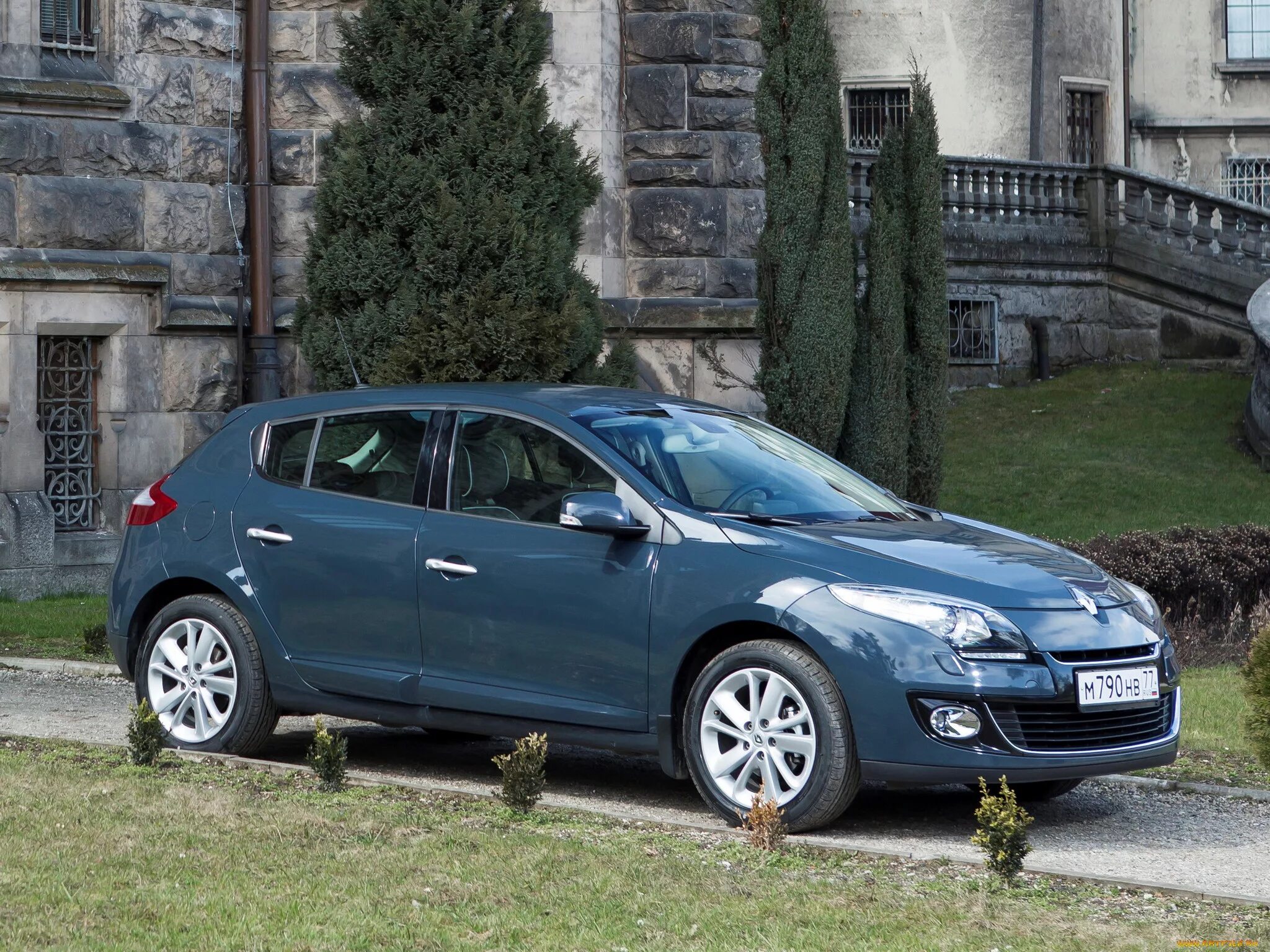 Р 2012 г. Renault megane 3. рено меган хэтчбек 2012. рено меган 3 хэтчбек. рено меган 3 универсал 2012.