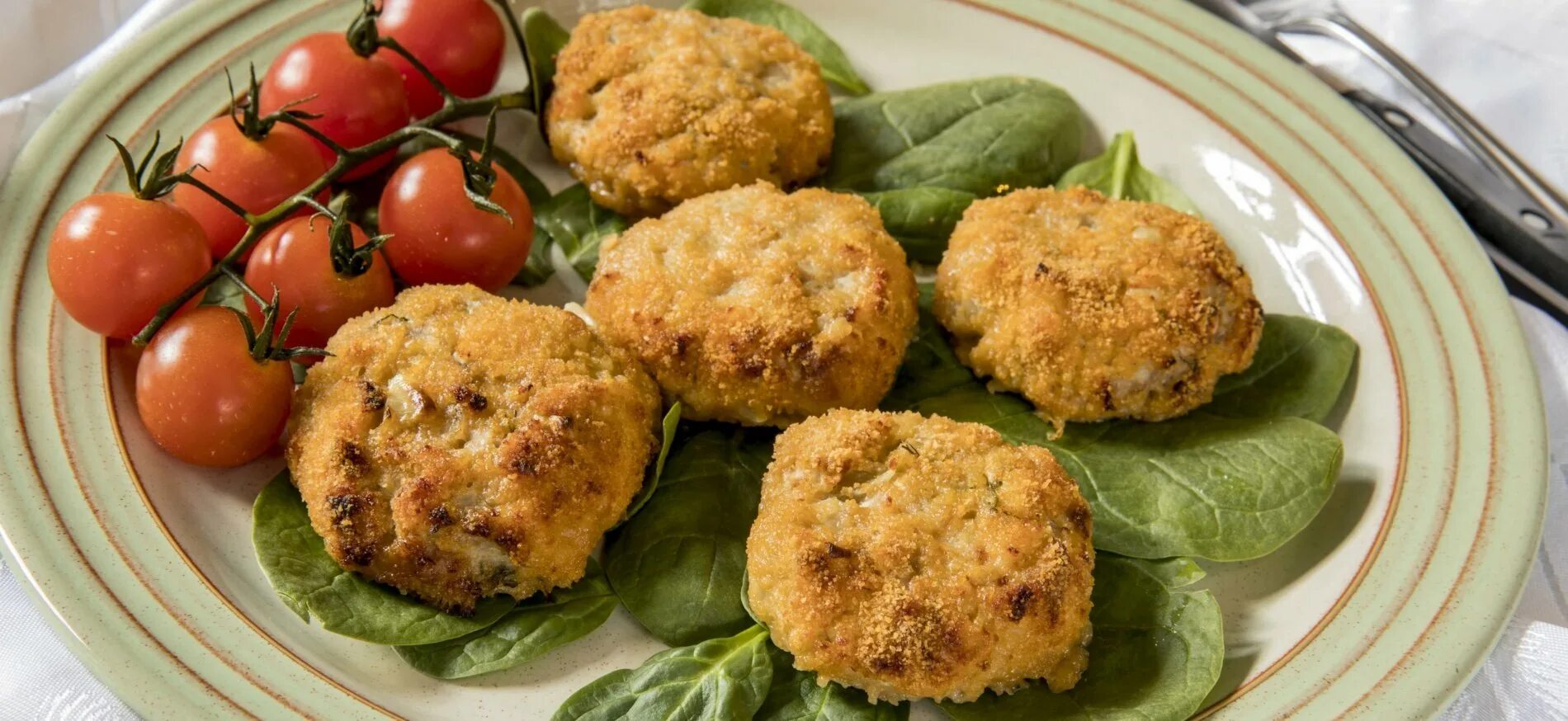 Рецепт котлет из рубленного мяса. Котлеты из птицы. биточки рубленные из птицы. котлеты рубленные из птицы. блюда из рубленой птицы.
