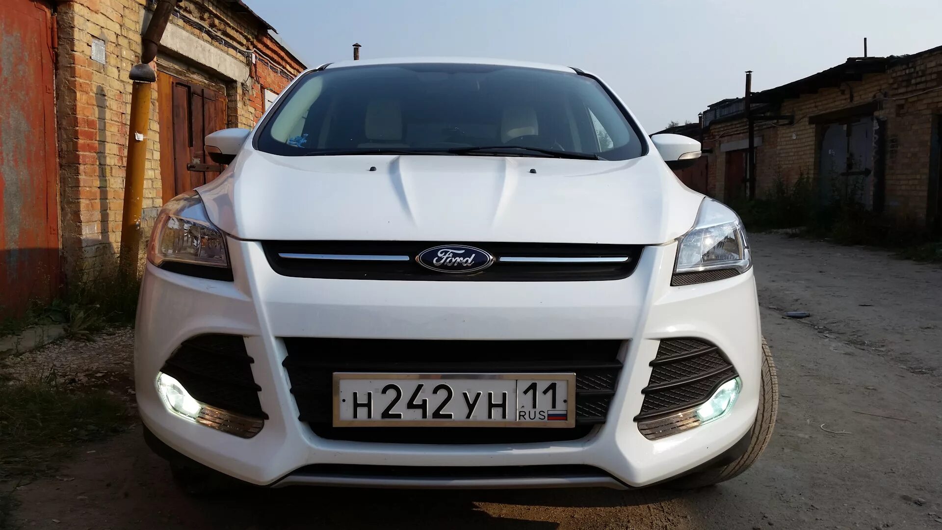 ПТФ Ford Kuga 2. Фара Форд Куга 2. Ford Kuga 1 ПТФ. Фара Форд Куга 2 Рестайлинг.