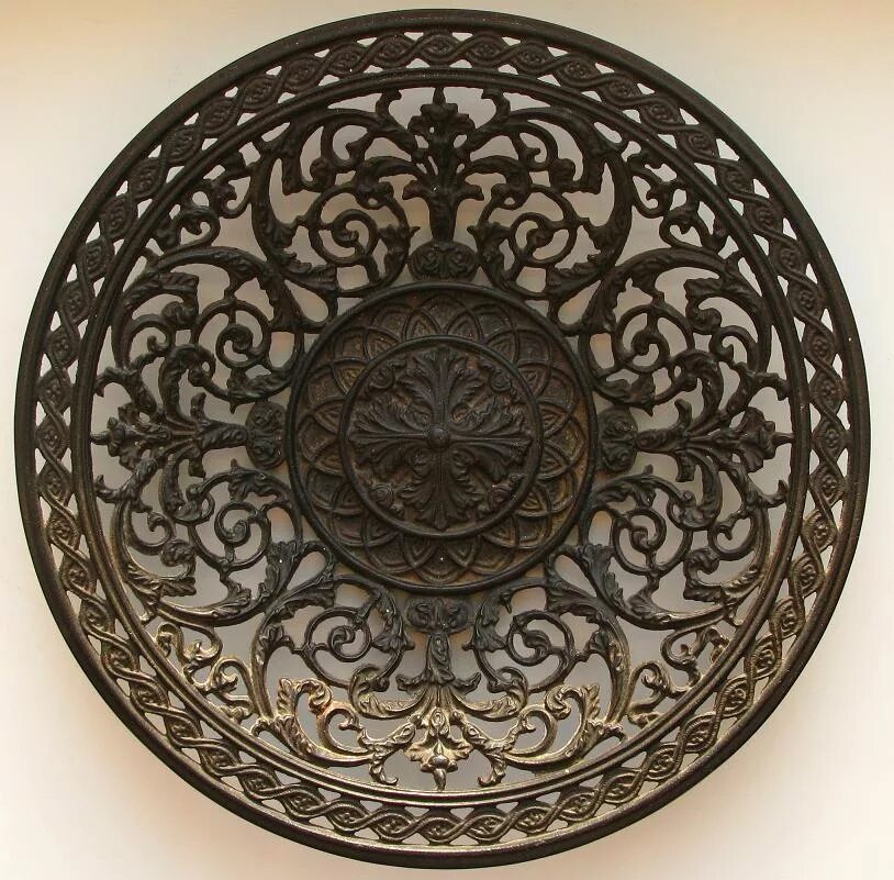 серебряная посуда кофейник. арабский кофейный сервиз. чеканные тарелки бухара. металлическая тарелка с узорами. искусство персидской чеканки - галамзани.