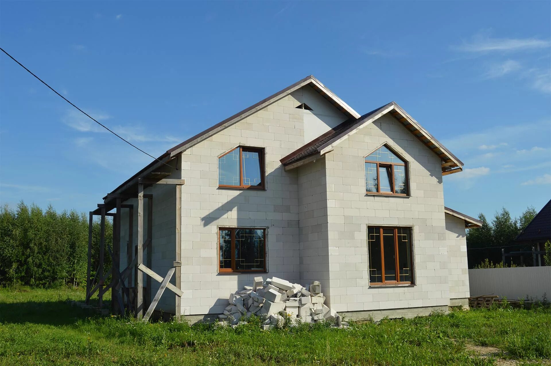 дом из пеноблоков. дом из газобетона. дом из газосиликатных блоков. блок газосиликатный дом ключ. коттедж из блоков.