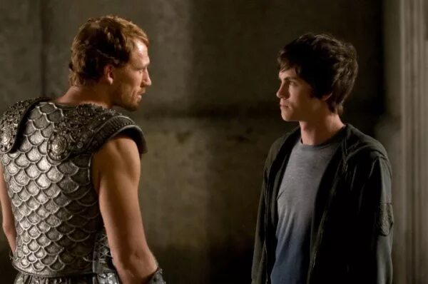 Перси джексон посейдон. Кевин маккидд и логан лерман перси и посейдон. Перси джексон и похититель молний аид. Посейдон перси. Перси джексон посейдон арт.