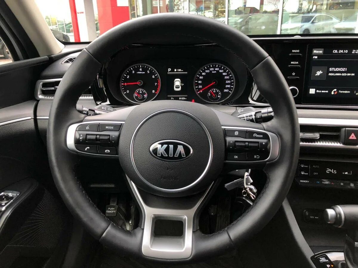 Kia Optima k5 2020 салон. Kia k5 2021 салон. Kia k5 2021 комплектации. Киа к5 Luxe.