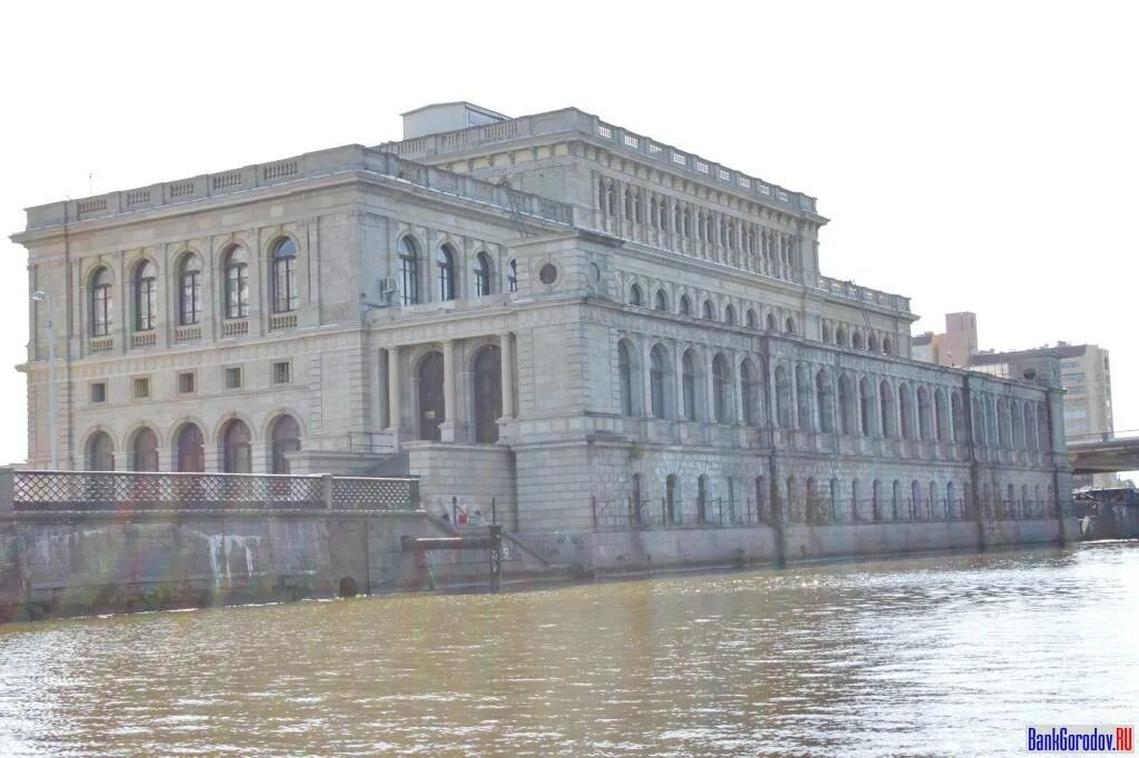 Дк моряков астрахань. Дворец моряков спб. Дворец моряков. Дк моряков санкт-петербург. Здание кёнигсбергской биржи калининград.