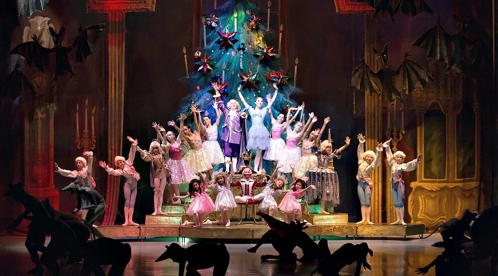 Щелкунчик мариинский театр шемякин. Уланова щелкунчик. Евгения образцова мари щелкунчик. Балет щелкунчик чайковский. Балет чайковского щелкунчик декорации.