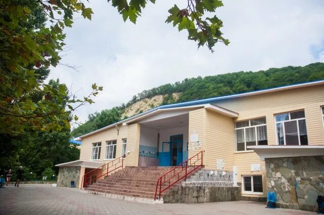 Оздоровительный комплекс чайка туапсе. Оздоровительный комплекс чайка туапсе. Спортивный лагерь чайка краснодарский край. Оздоровительный комплекс чайка туапсе. Туапсе лагерь чайка лермонтово.