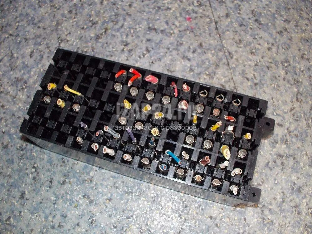 Предохранители рено кангу 2. 4. Блок предохранителей кангу 1. Предохранители канго 2. 4 2006 года артикул.