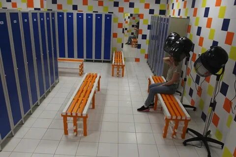 Раздевалка детского бассейна