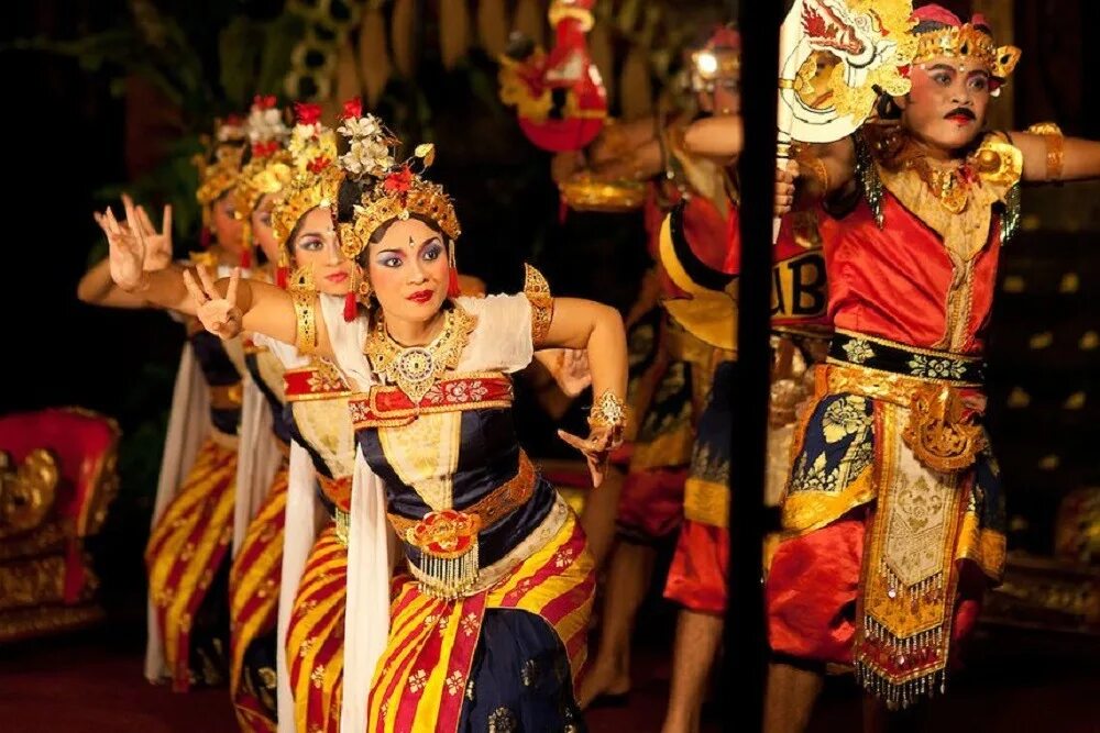 Bali dance. Головной убор бали. Национальные танцы индонезии. Джапанди бали. Бали танцы.